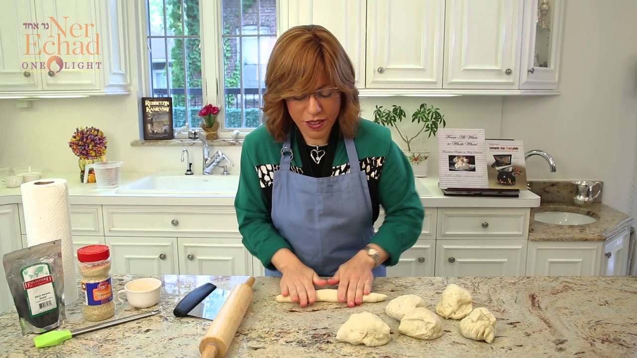 Ner Echad presents: Rebbetzin Kanievsky's Challah Demonstration