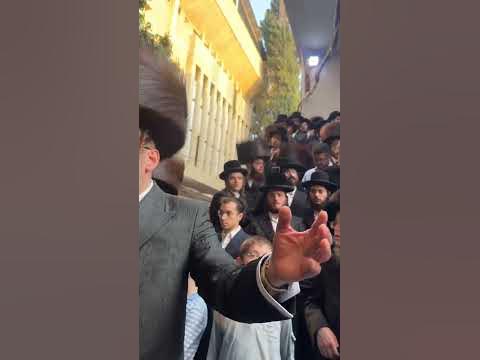 "חופה קדושה" מוטי ויזל 🎤 אהרלה סמט 🎤 מקהלת ויז׳ניץ 🎤 איציק אייזנשטט 🎹 אברימי בלטי 🎷🎶💗💗💗