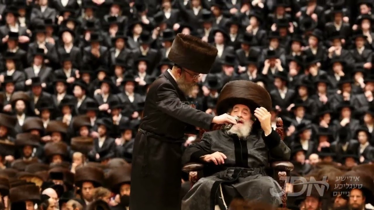 מעמד הכנסת ספר תורה דורך האדמו"ר מוויזניץ, ערב שבועות אין קרית וויזניץ בני ברק