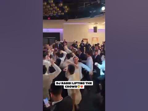 DJ Rabbi lifting the crowd 🤠❤️‍🔥
