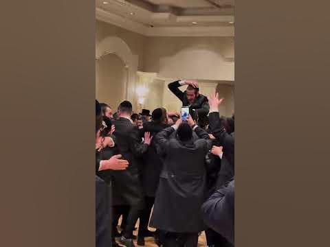 Kalmey Schwartz & Avrumi Cohn Performing at a wedding🔥🔥 #music #dancingmusic #party #partysongs