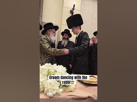 Groom dancing with the rabbi🤠❤️‍🔥 (Chaim Shapira)