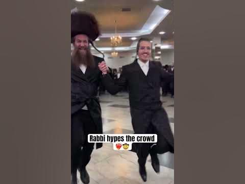 Rabbi hypes the crowd❤️‍🔥🤠 (Betzalel Kohen)
