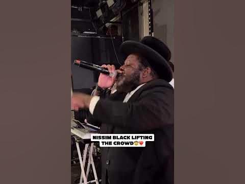 Nissim Black lifting the crowd❤️‍🔥🤠