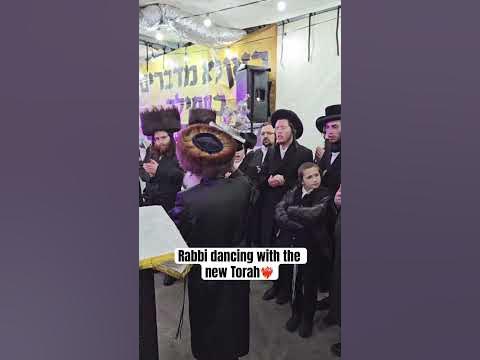 Rabbi dancing with the new Torah❤️‍🔥