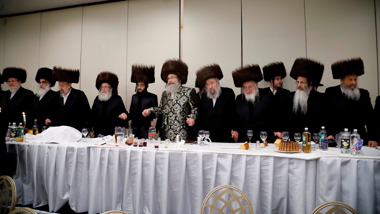 שמחת החתונה פון החתן בן אבד"ק לאסק מיט הכלה בת האדמו"ר מספינקא