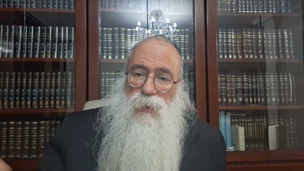 מה מברכים על פירות שנמעכו לגמרי? ועל קורנפלקס? ופירה? הרב יעקב שוויכה שנת תשפ"ו