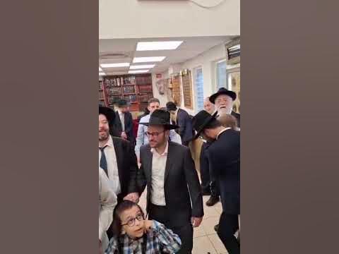 יהיה רעווה קדמך - הזמר שרולי וינברגר הקלידן שמוליק ולדר