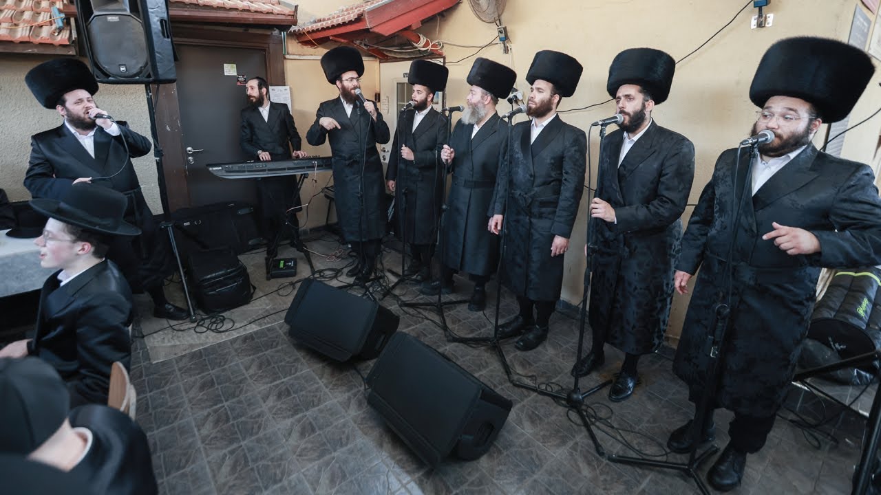 דובל'ה פרידמן, מקהלת נרננה ומשה בהר במחרוזת חסידית | Dovale Friedman, Narnana Choir & Moshe Behar
