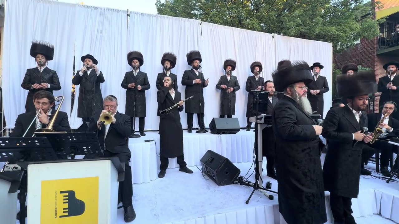 Beautiful chuppa Meir adler&Mliech Brunsteim& Yididim choir@Avrumi barko