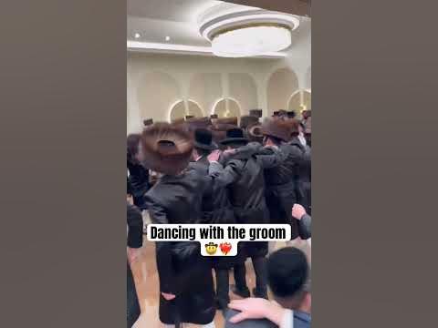 Dancing with the groom🤠❤️‍🔥