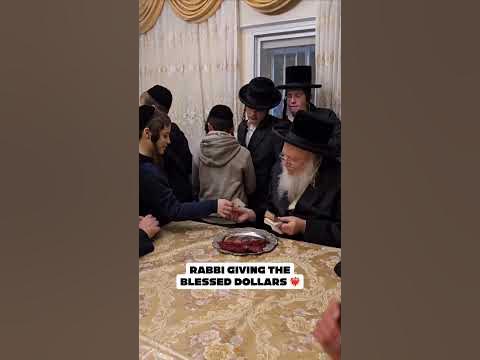 Rabbi giving the blessed dollars ❤️‍🔥
