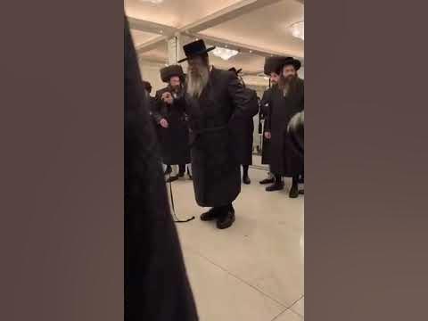 Rabbi dancing with the bride❤️‍🔥