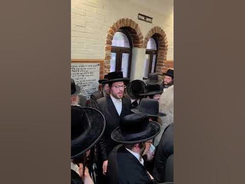 R' Yakov Ber Teitelbaum and Bochirim of Satmar Mesiftah in Monsey praying at R' Shayele Kerestir