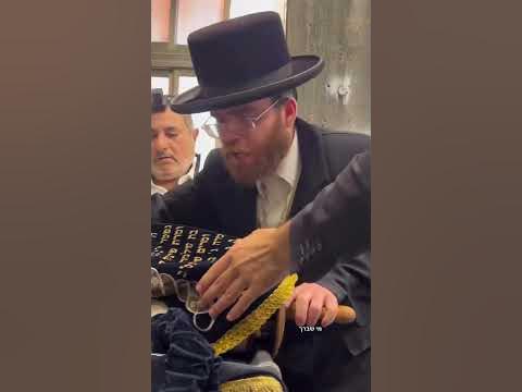 Giving a blessing with the Torah❤️‍🔥