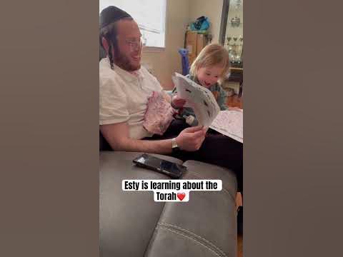 Esty is learning about the Torah❤️