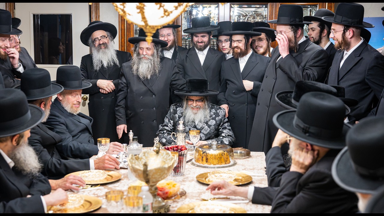 האדמו"ר מסאטמאר באזוכט ביי הנגיד החסיד ר' אברהם יודא גאלדבערגער אין קרית יואל