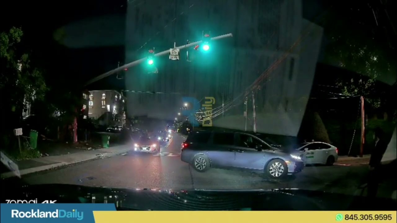 🚨 Car service cuts traffic, crashes into turning vehicle on Route 306.