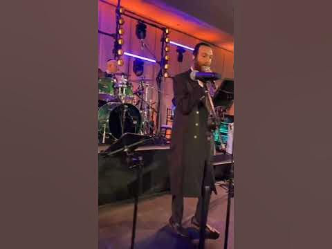 Beri Weber with Mendy Hershkowitz band