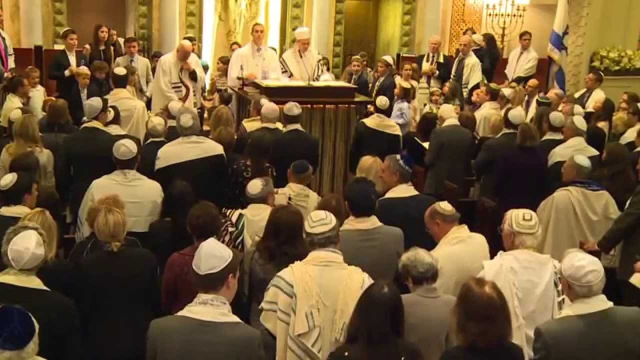 Etz Hayim Hi (Blumenthal/Malavsky/Goldstein) - Cantor Azi Schwartz