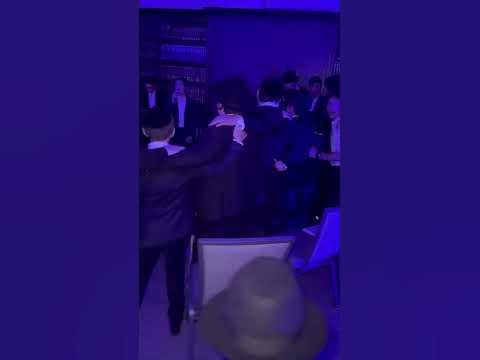 Moki singing at a recent Bar Mitzvah❤️