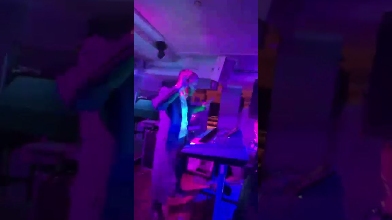 14עוד רגע מטורף מהחתונה 🔥🎹 #מוטירוזנפלד #חתונהחסידית #קלידן #דיגיי #Shorts