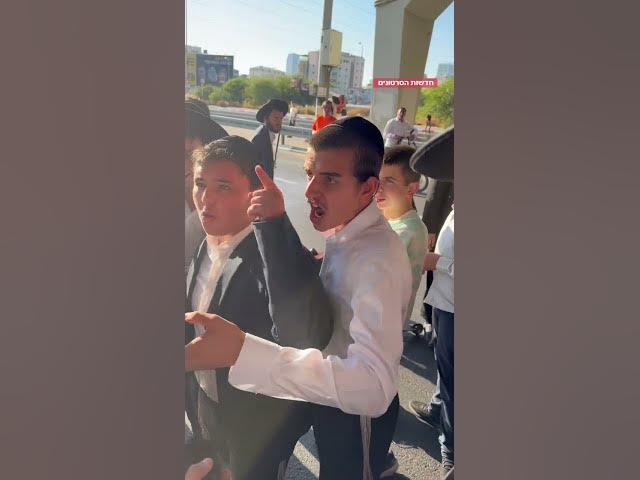 Charedi Extremists protesters block roads near Bnei Brak