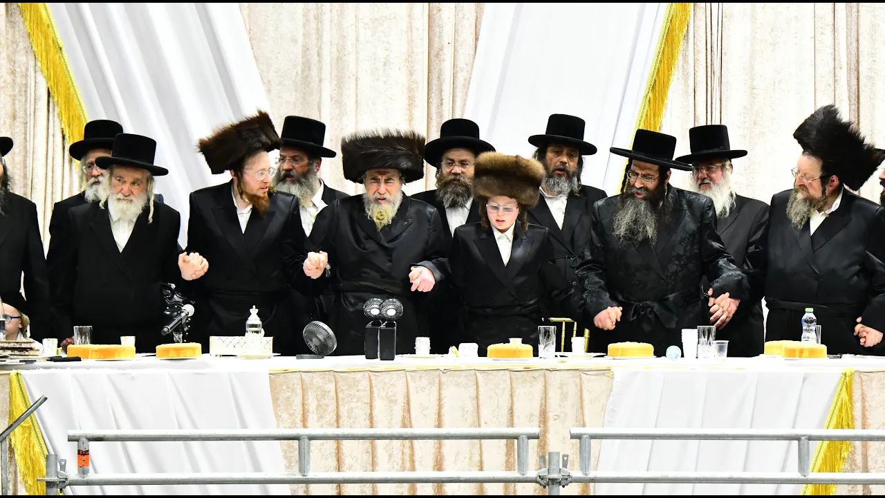 שמחת הבר מצוה פונעם עלטסטע אייניקל פון האדמו"ר מראחמיסטריווקא