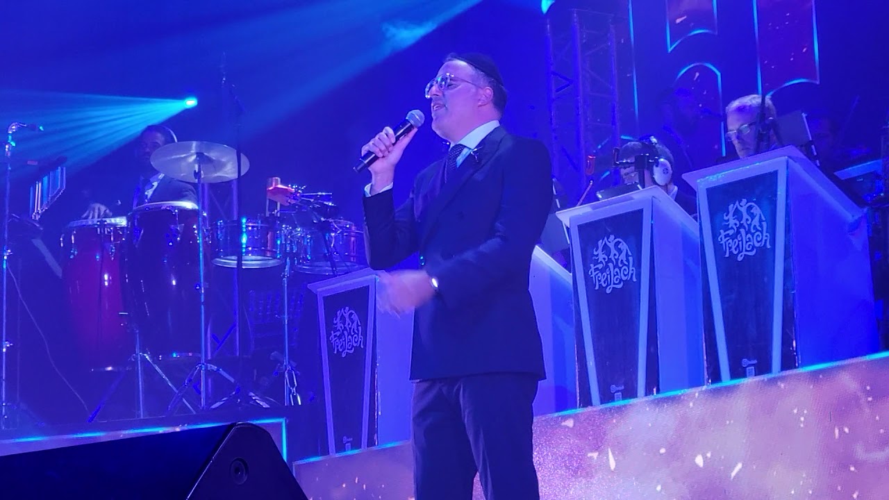 Yakov Shwekey Freilach band performing at incredible concert lechaim and nachas
