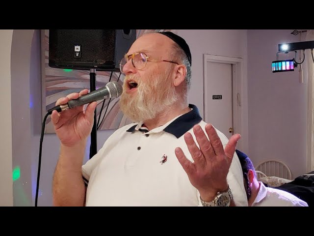 Michoel Schnitzler at a Beautiful event with Dovi Tessler|מיכאל שניצלער עם דובי טסלר