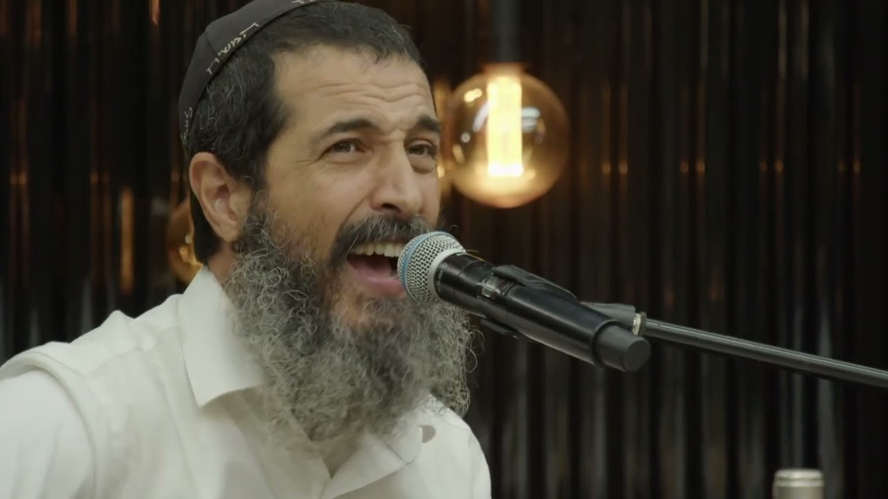 רועי לביא - כמה אתה גדול / ביצוע לייב בערוץ הידברות | Roi Lavi