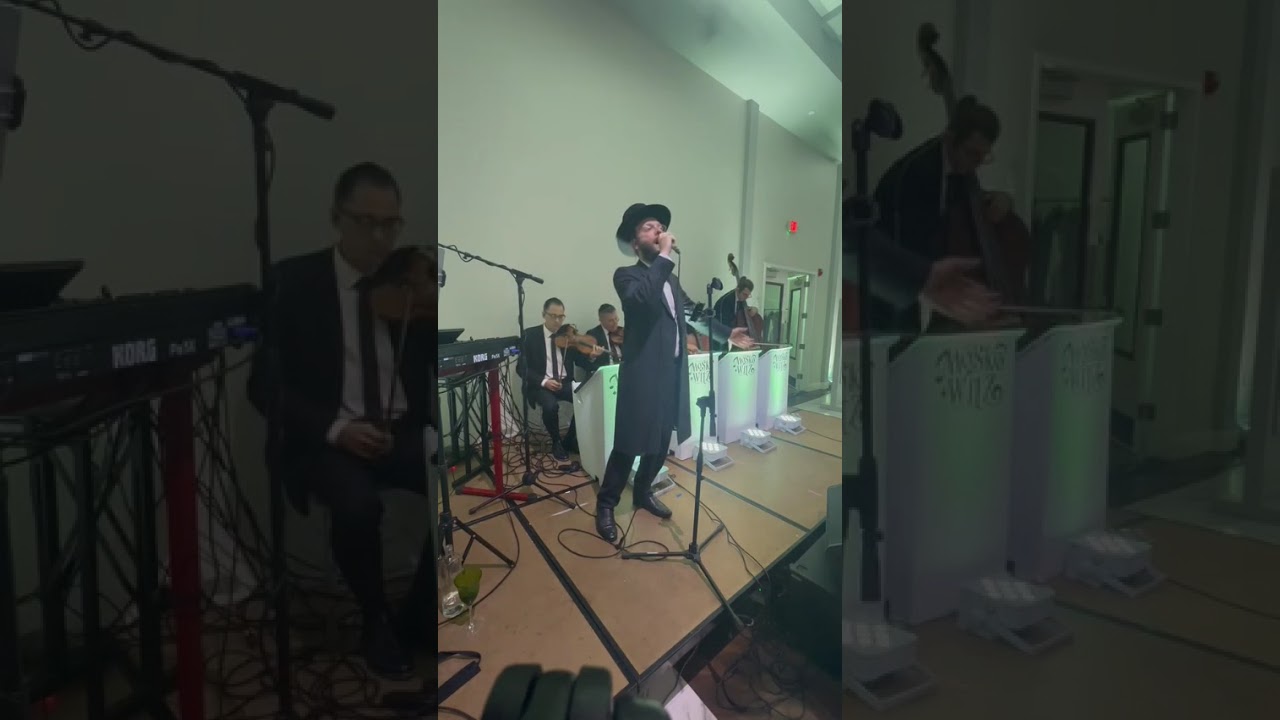 Shimon Moskowitz 🎹 Menachem Moskowitz 🎤