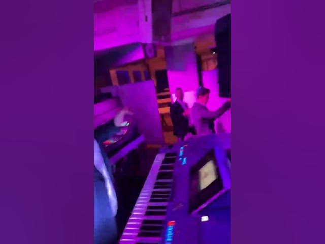אנרגיות מטורפות ברחבת הריקודים 🔥 #מוטירוזנפלד #חתונהחסידית #דיגיי #ריקודים #Shorts