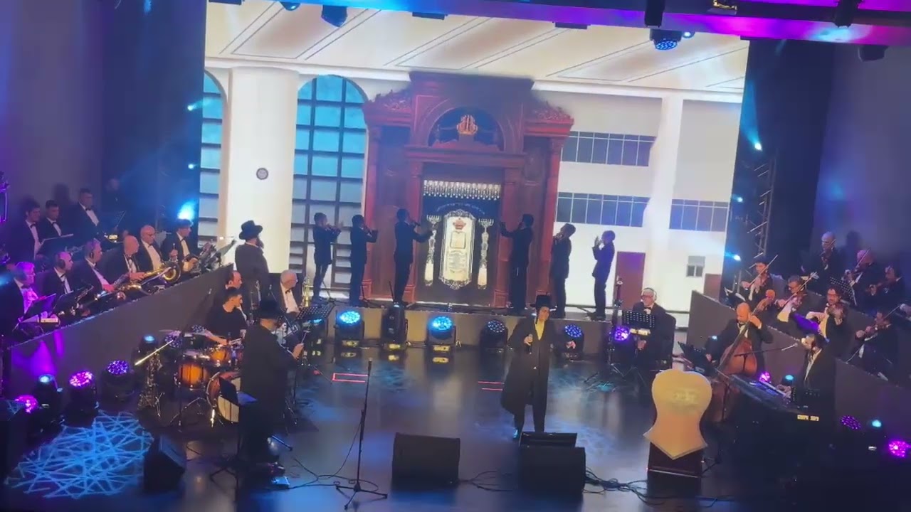 מקהלת זינגערליך בשירה מרגשת בפאפוס