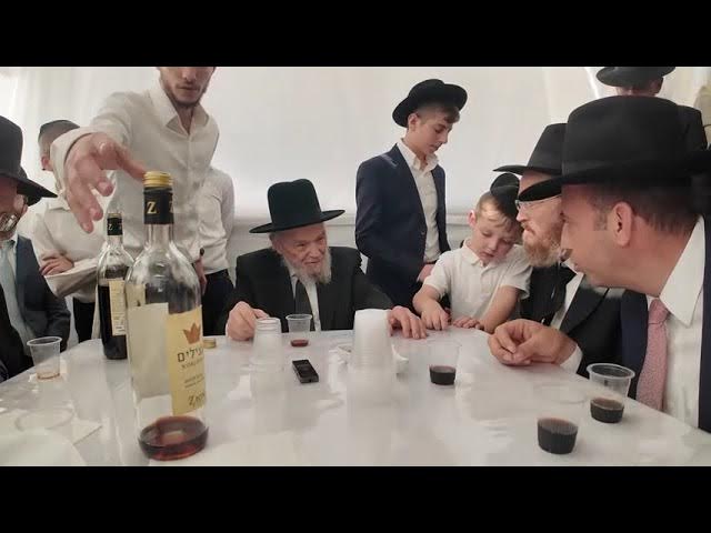רבה של רמה א בבית שמש הרב קורנפלד וראש העיר שמוליק גרינברג בהקבלת פני רבו אצל מרן רבי משה הלל הירש