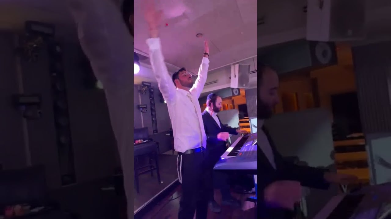 מוטי רוזנפלד מעיף את הרחבה 🔥 #מוטירוזנפלד #דיגיי #קלידן #חתונהחסידית #ריקודים #Shorts