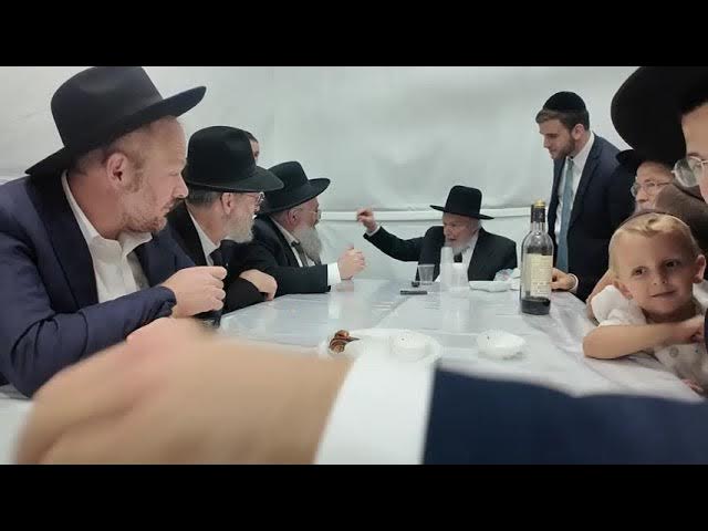 שיח הגרמ"ב זילברברג בהקבלת פני רבו אצל רשכבה"ג מרן רבי משה הלל הירש. סוכות תשפ"ה