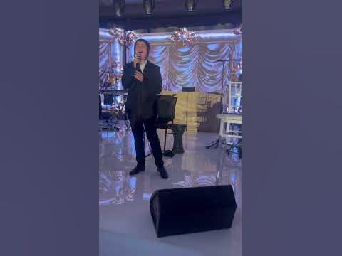Moki singing at a recent wedding in Florida ❤️‍🔥