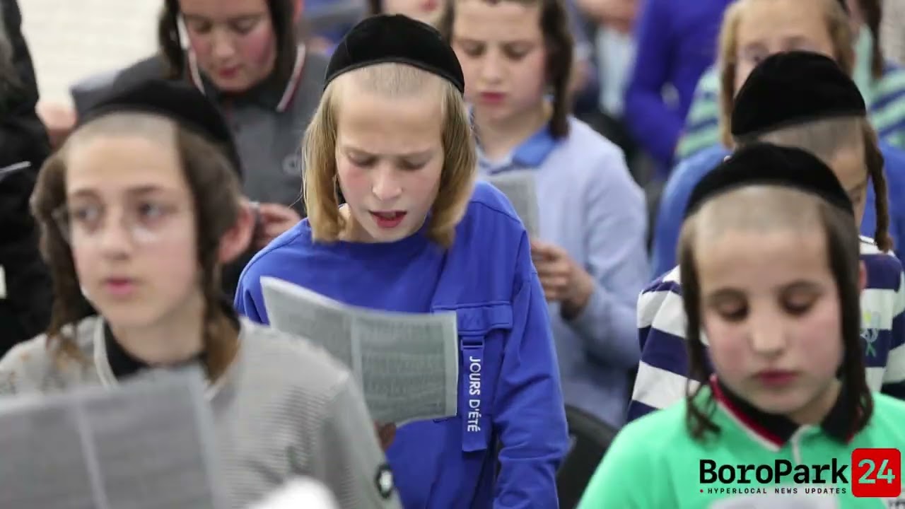 Annual Atzeres Tefilah With Thousands of Tashbar