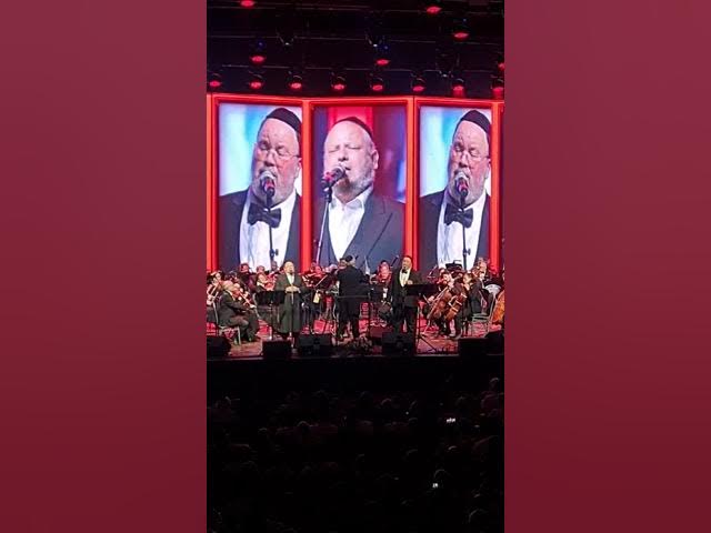 Avremi Roth and Chazan Yitzchok Meir Helfgot perform Retzei from Yossi Green at Binyanei Ha'Umah