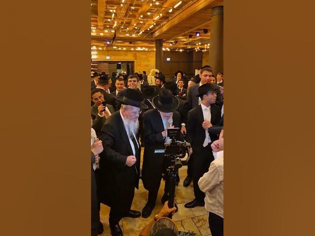 Harav Yitzchok Ezrachi Shlita singing at a wedding in Israel