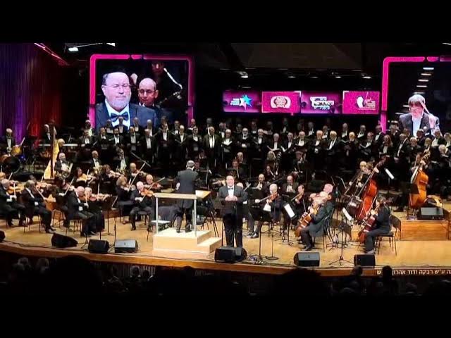 Avremi Roth performing Kol Berama composed by Yossi Green