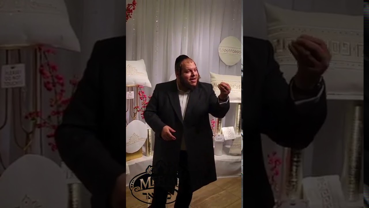Levy Falkowitz singing a classical Mah Nishtanah Oldie in Mefoar Judaica