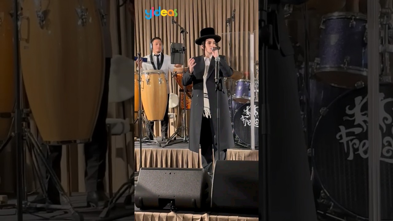 Motty Steinmetz Sings Breeveleh accompanied by Malchus Choir מוטי שטיינמץ ומקהלת מלכות שרים בריוועלע