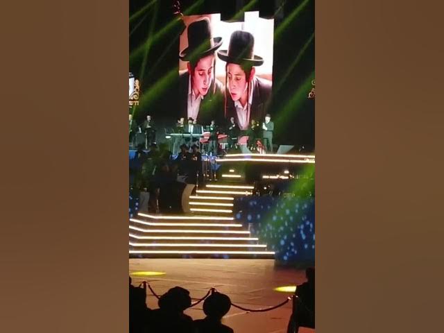 Baruch Levine singing VIZAKEINI at the Dirshu Siyum in London