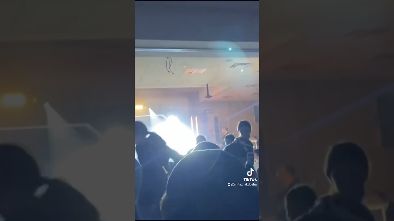 Avraham Fried performing at a Pesach program in NJ
