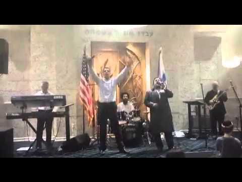 Aorchestra with amram Adar and lipa shmeltzer