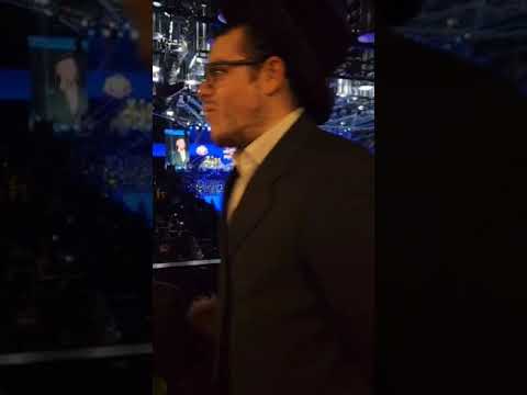 Zanvil Weinberger performing ROTZO at the Dirshu Siyum in London