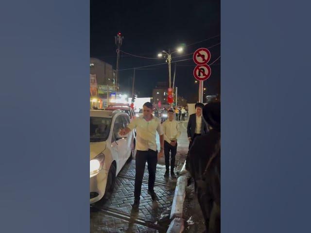 Hundreds of haredim protest Jerusalem light rail expansion, attempt to enter construction site