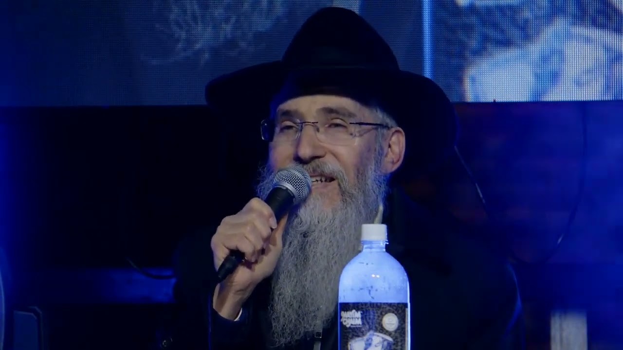 Avraham Fried singing at the Siyum Harambam in Crown Heights